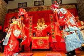 八字刘海的时尚扎法与适用场合解析：简约低扎、鬼马盘发与短发编发全攻略