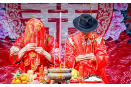 搭配剪了八字刘海的头饰技巧